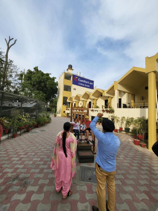 Comfort Inn Coral River Mādhopur Exteriör bild