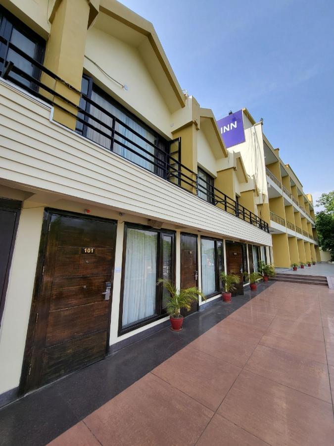 Comfort Inn Coral River Mādhopur Exteriör bild