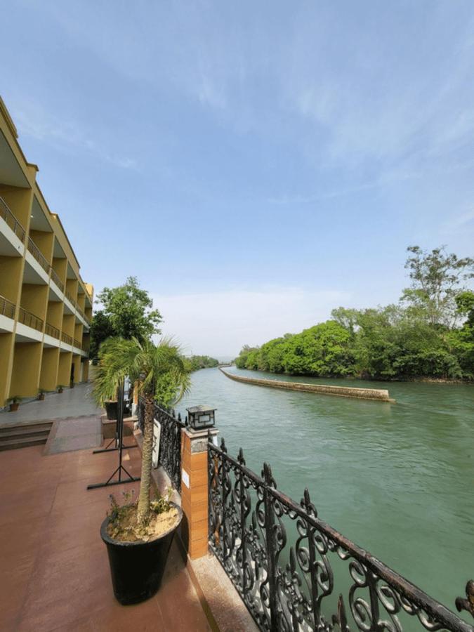 Comfort Inn Coral River Mādhopur Exteriör bild