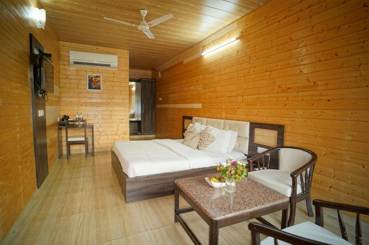 Comfort Inn Coral River Mādhopur Exteriör bild
