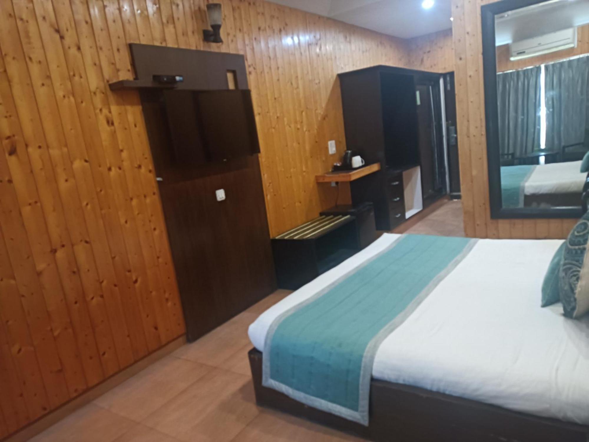 Comfort Inn Coral River Mādhopur Exteriör bild